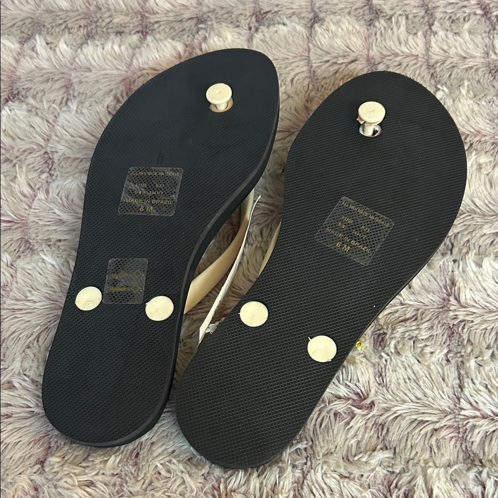 Tory Burch Black and Cream Floral Sandals size 6. New - Picture 4 of 6